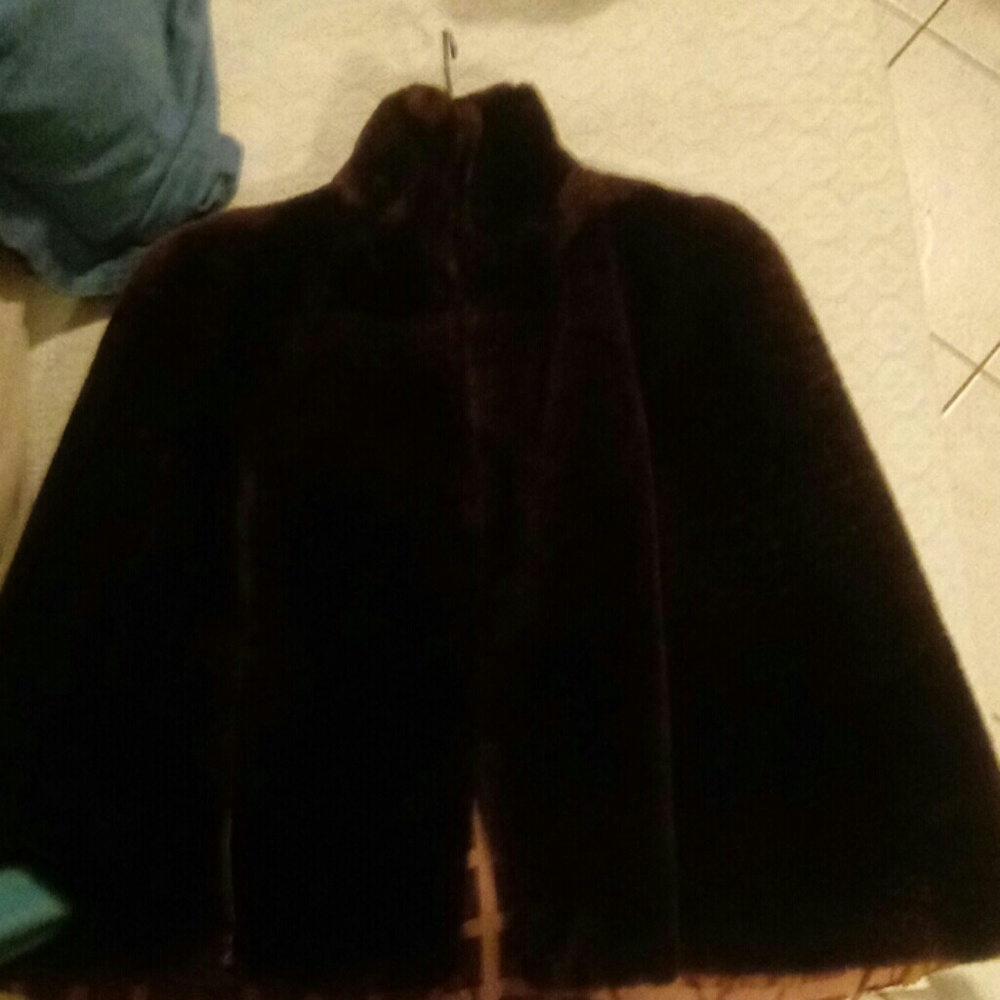 Price negotiable.Vintage 1940's Mouton cape